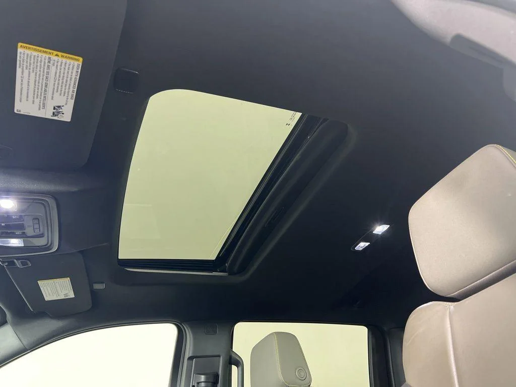 Used 2025 Summit White Chevrolet ZR2 image 22