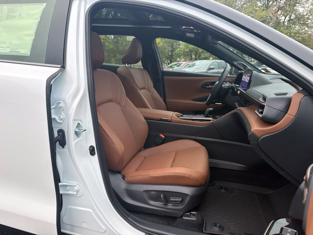 New 2026 Oxygen White with Black roof <sup>1</sup> Toyota  Limited image 30