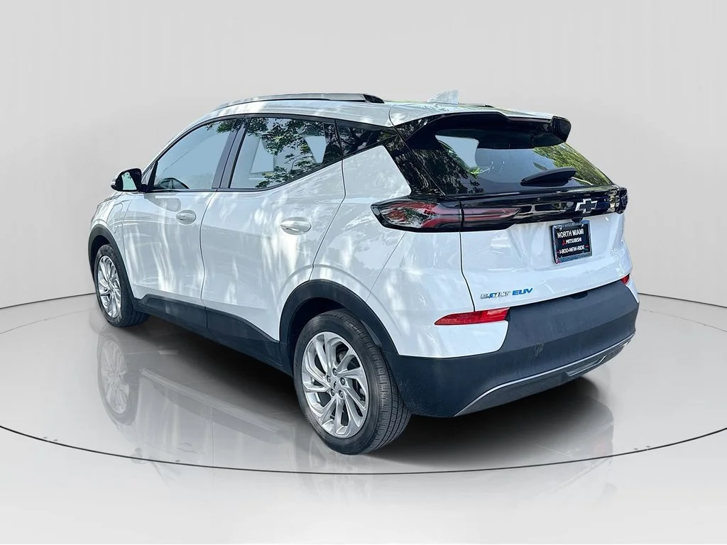 Used 2022 White Chevrolet LT image 5