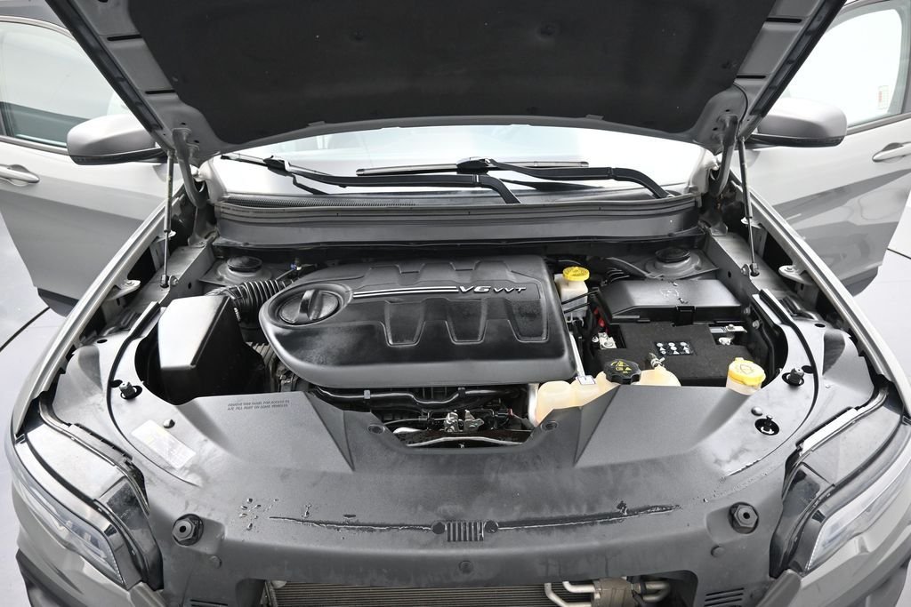 Used 2019 Sting Gray Clearcoat Jeep Trailhawk image 29