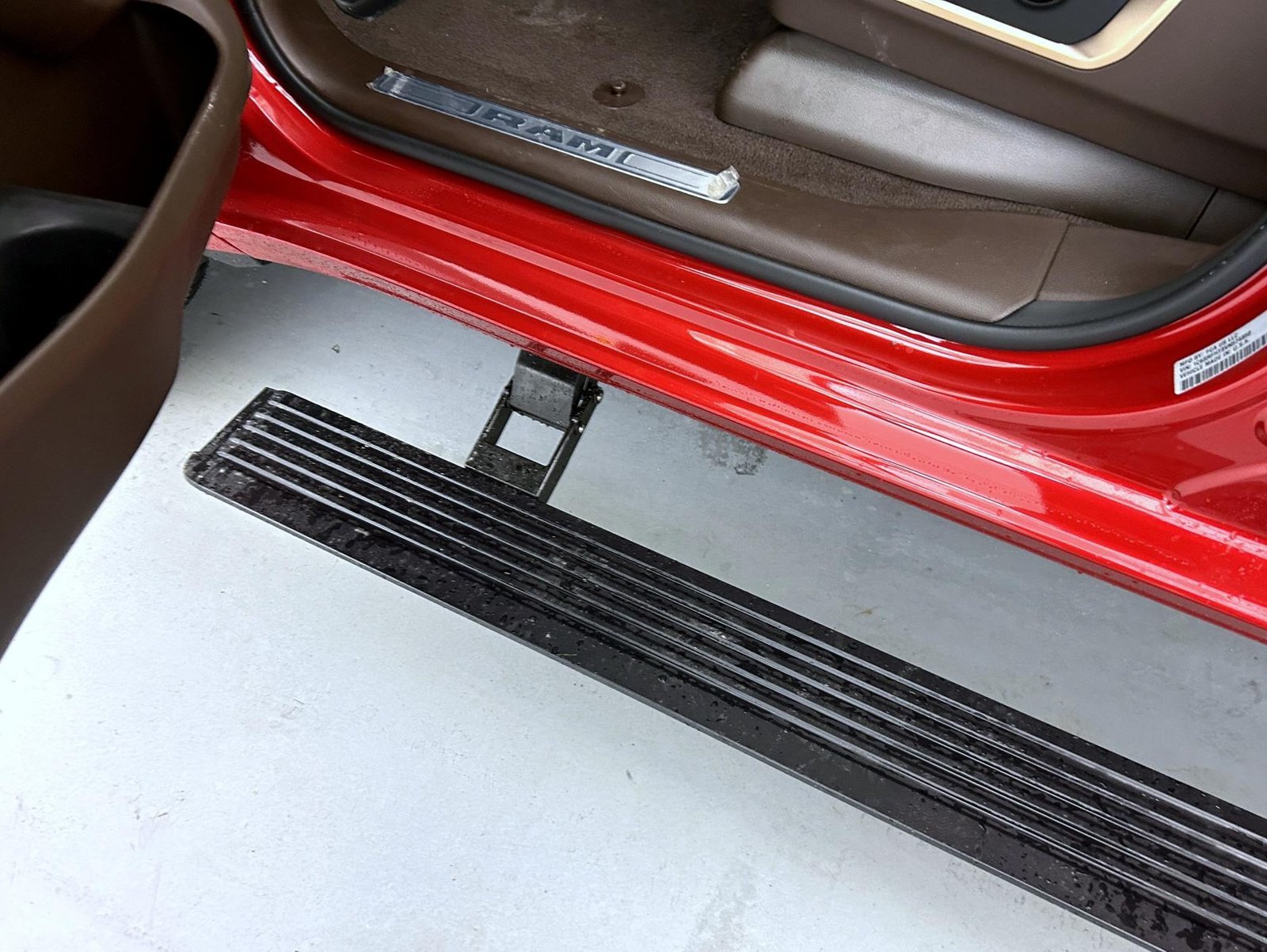 New 2027 Molten Red Pearl-Coat Exterior Paint RAM Limited image 9