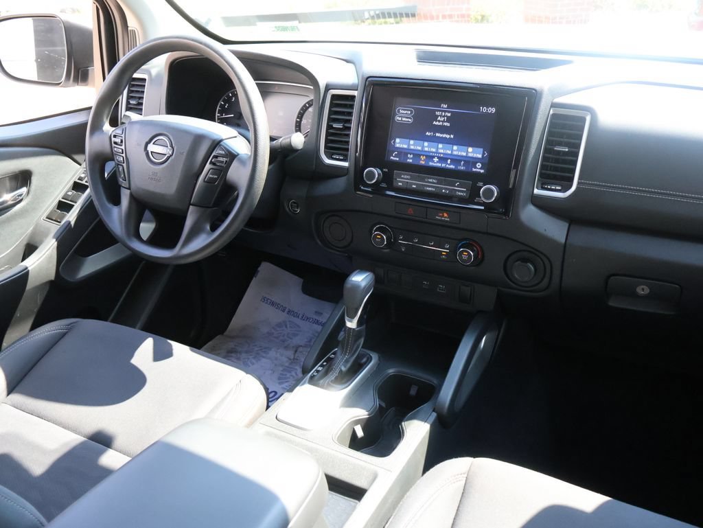 2022 Nissan Frontier SV - Photo 12
