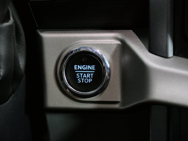 Certified Used 2021 Blue Ford XLT image 27