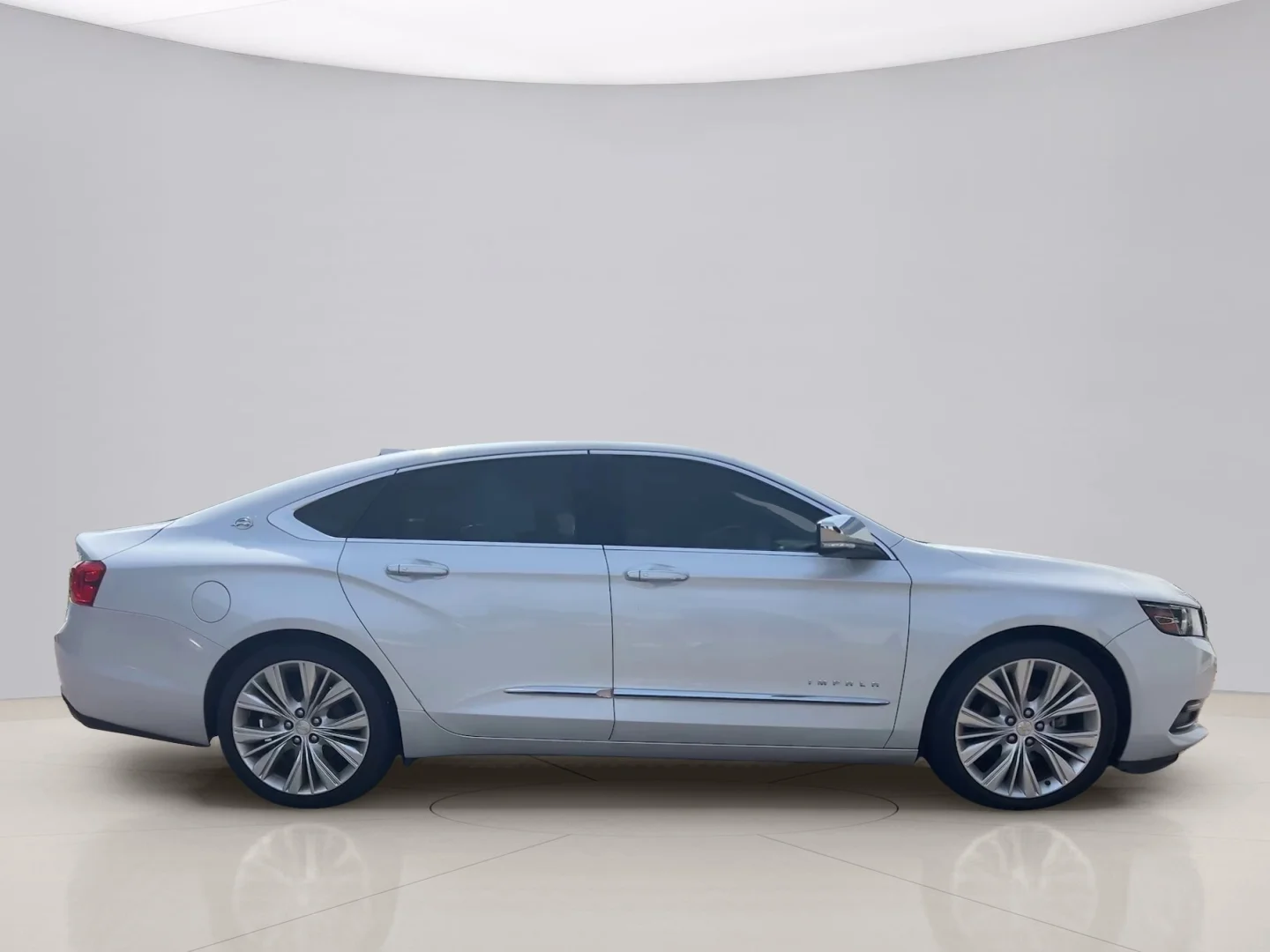 Used 2016 White Chevrolet LTZ image 6