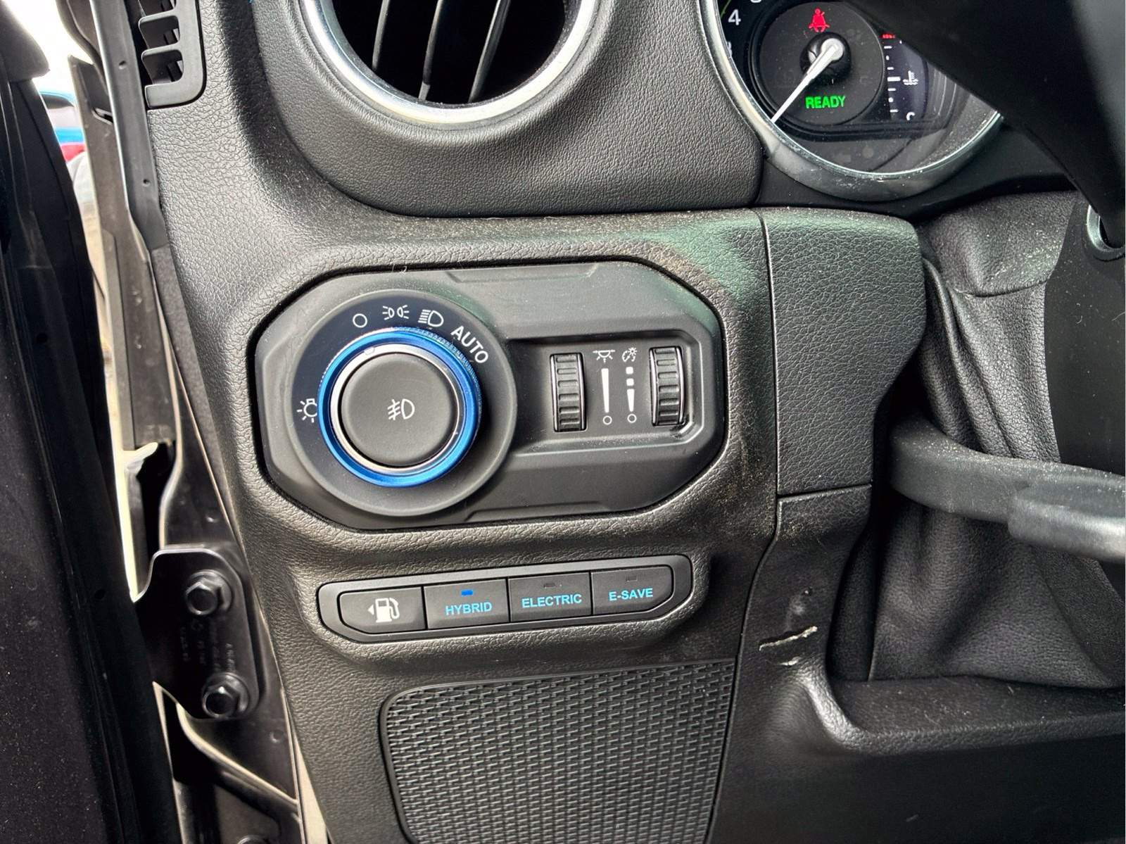 Used 2021 Gray Jeep Unlimited Rubicon 4xe image 25