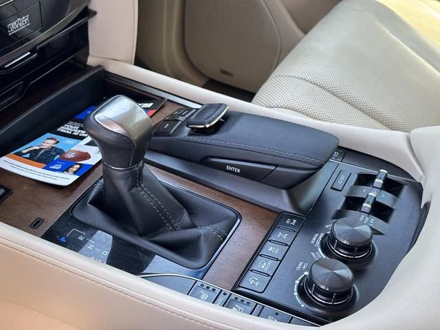 Used 2021 White Lexus 570 image 48