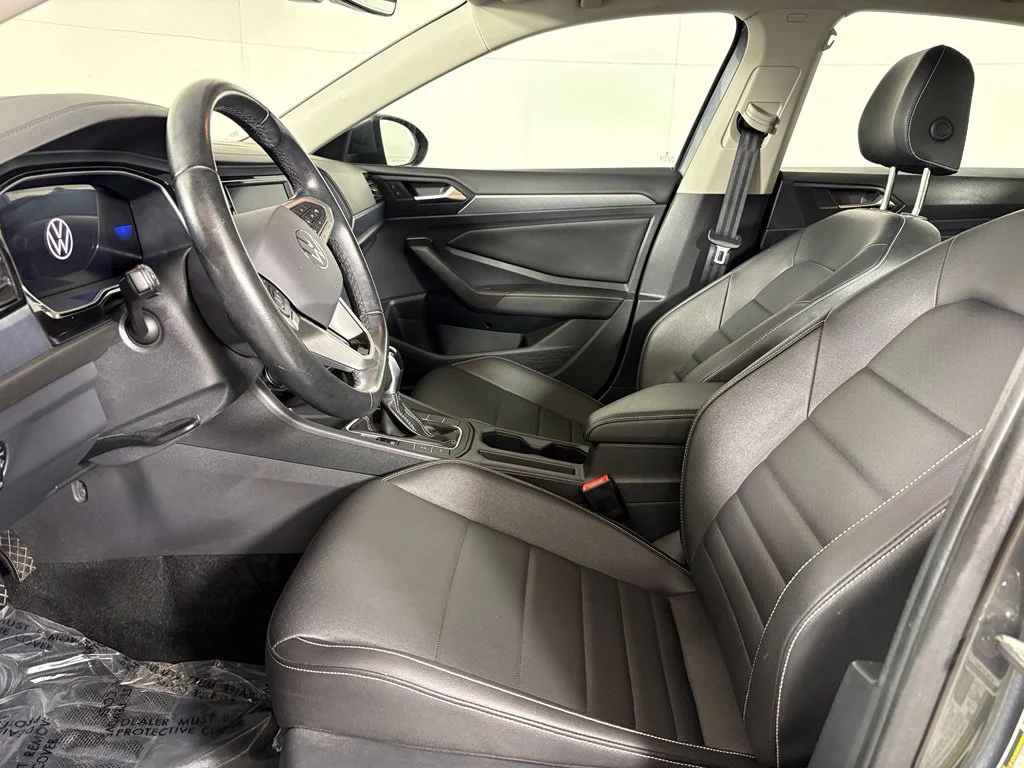 Used 2024 Gray Volkswagen 1.5T SE image 21