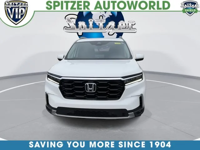 Used 2025  Honda Touring image 3