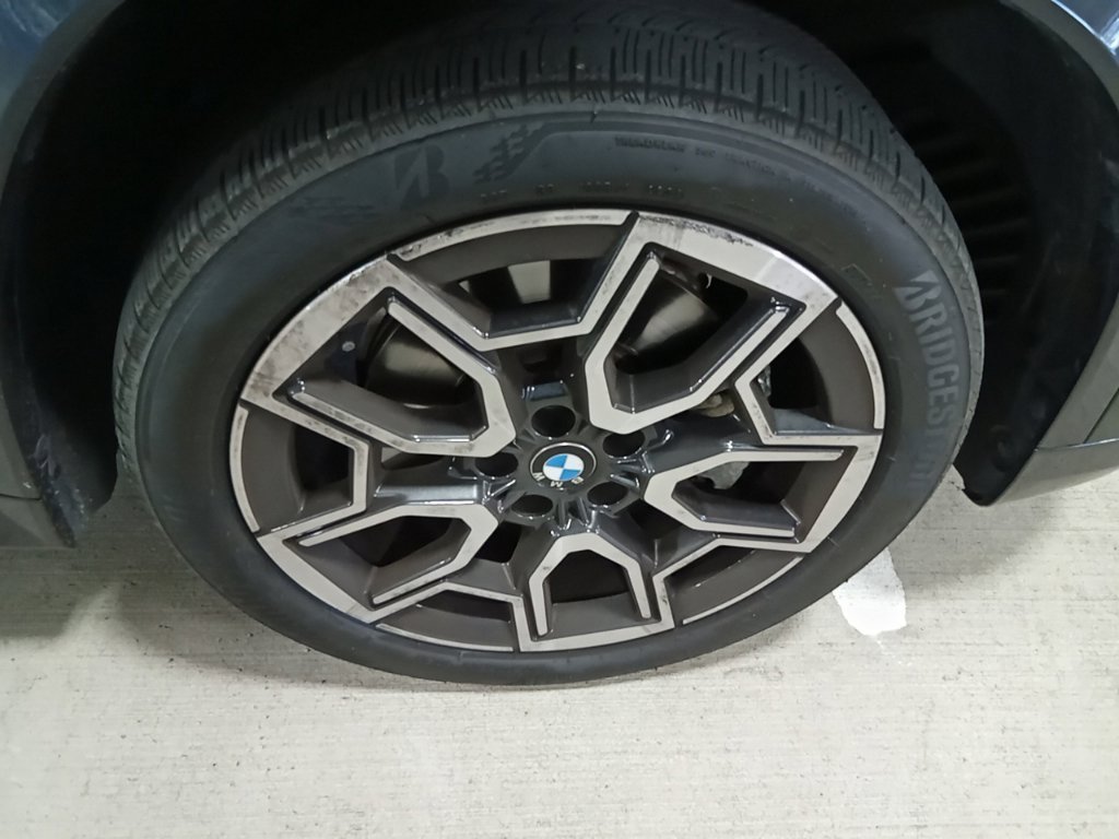 Used 2025 Blue Bay Lagoon Metallic BMW xDrive28i image 14