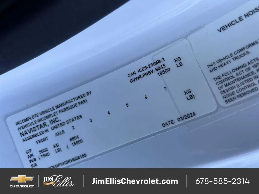 New 2024 Summit White Chevrolet Work Truck image 27