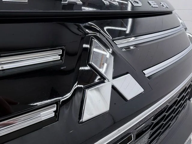 New 2026 Black Mitsubishi SE image 14
