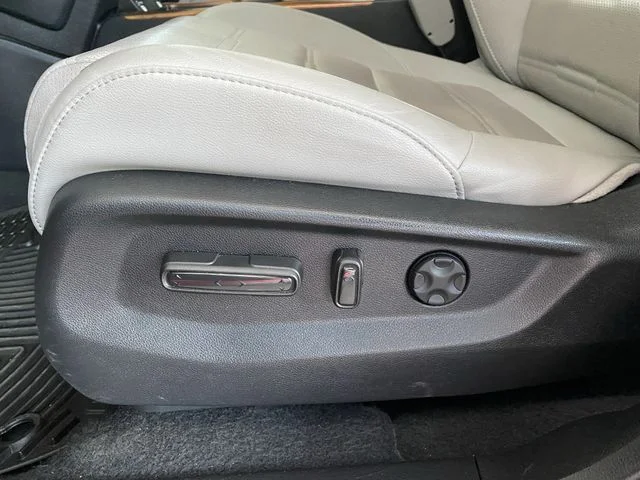 2020 Honda CR-V Touring - Photo 23