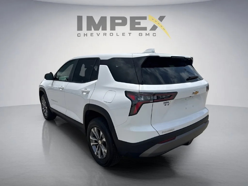 Used 2026 Summit White Chevrolet LT image 3