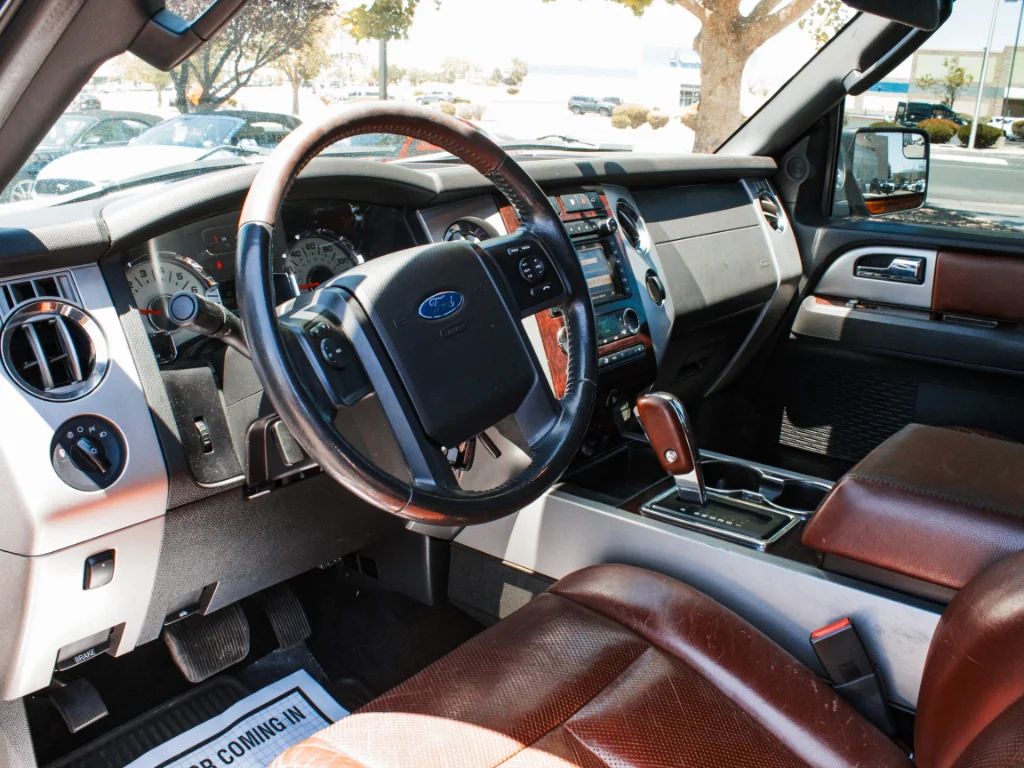Used 2013 White Platinum Metallic Tri-Coat Ford King Ranch image 8