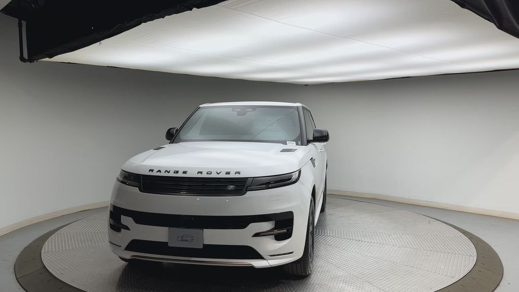 Certified Used 2025 Fuji White Land Rover Dynamic SE image 7