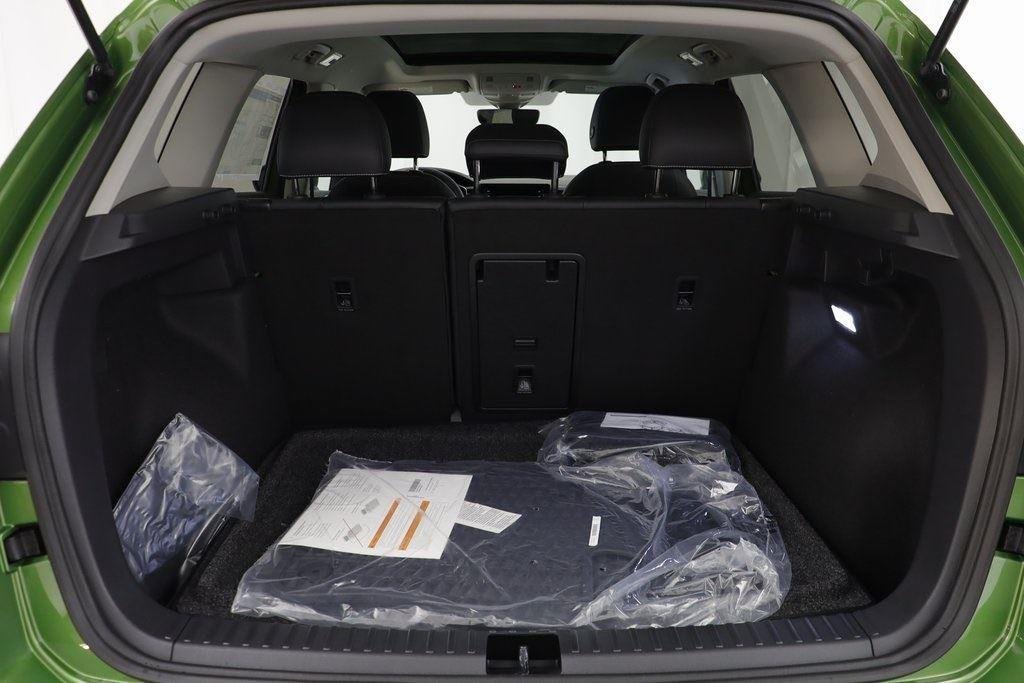 2025 Volkswagen Taos SEL - Photo 17