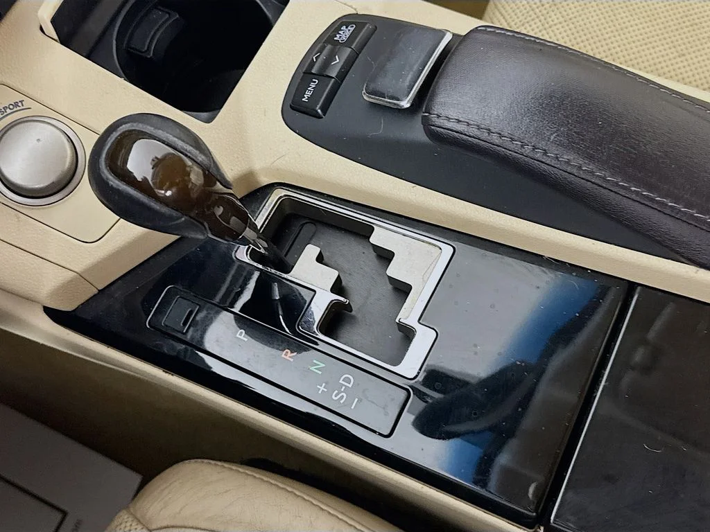 Used 2013 White Lexus 350 image 21