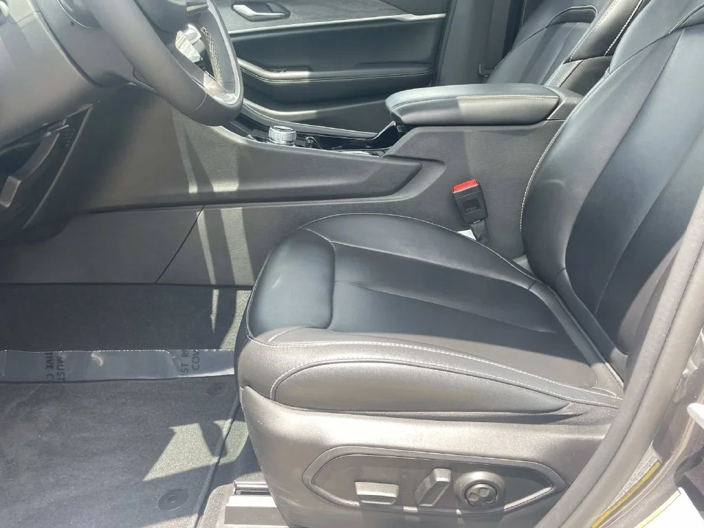 Used 2023 Gray Jeep Limited 4x2 image 14
