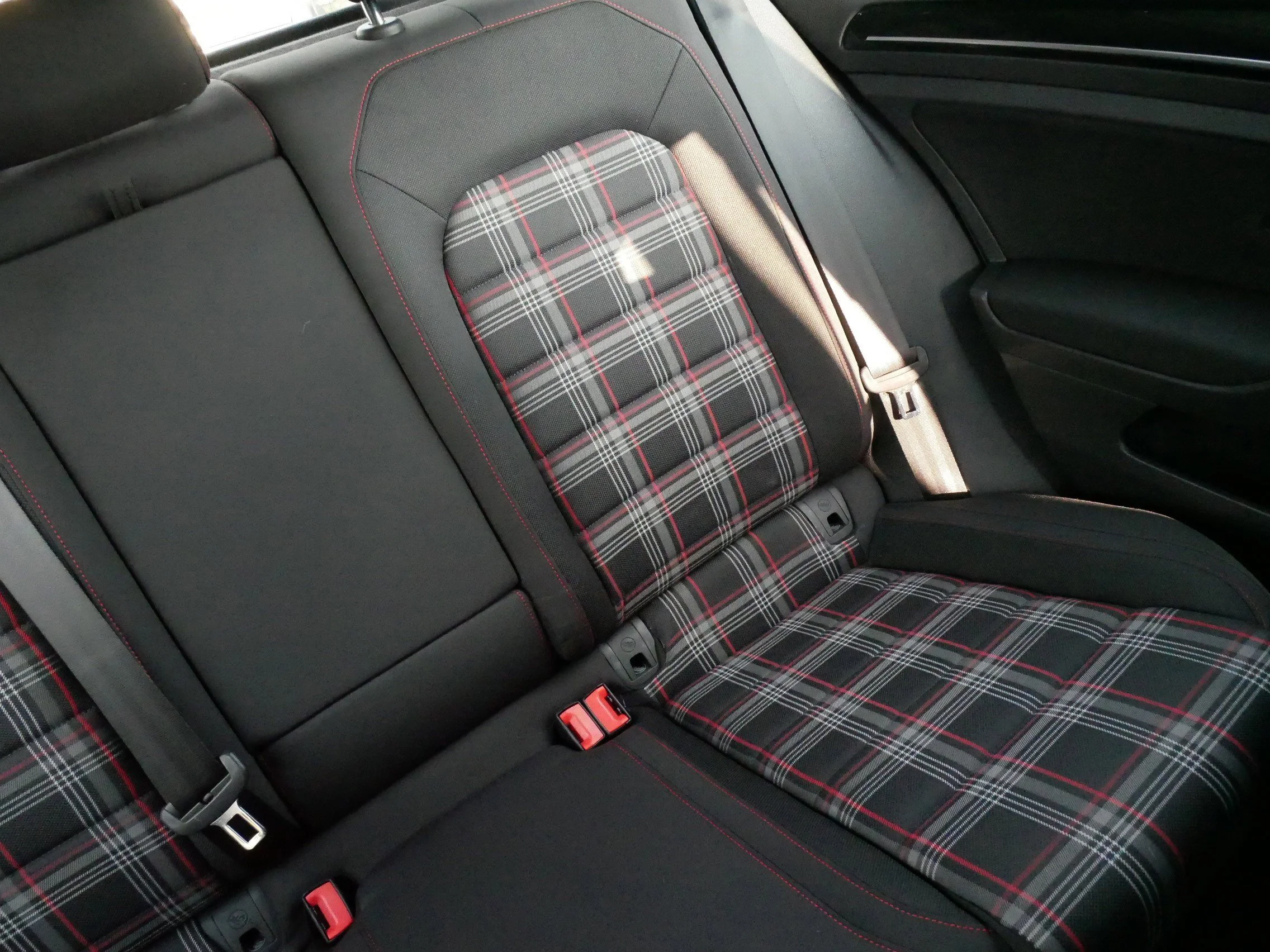 Used 2015 Deep Black Pearl Volkswagen S image 14