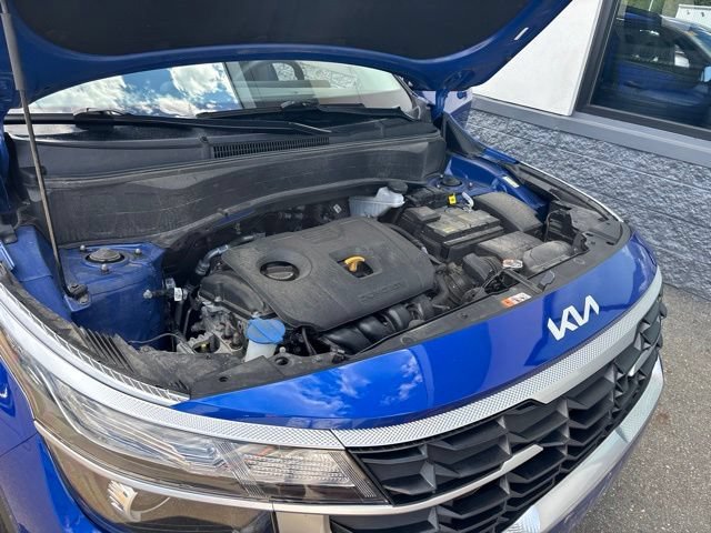 Used 2024 Neptune Blue Kia LX image 18