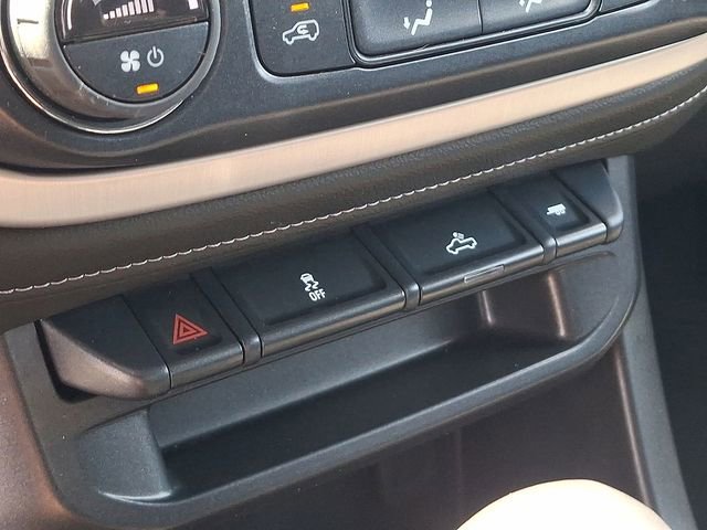 Certified Used 2022 Onyx Black GMC Elevation image 37