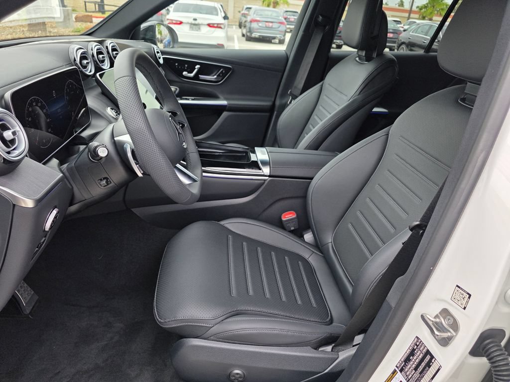New 2026 Polar White Mercedes-Benz GLC 300 image 38