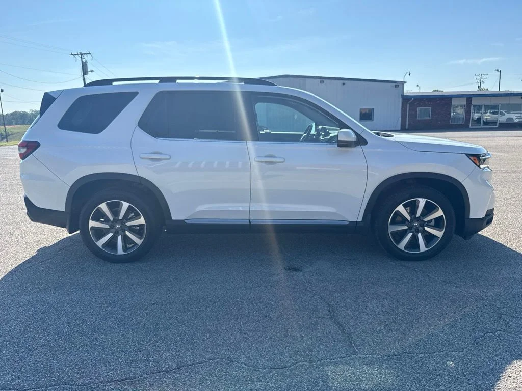 Used 2023  Honda Touring image 6