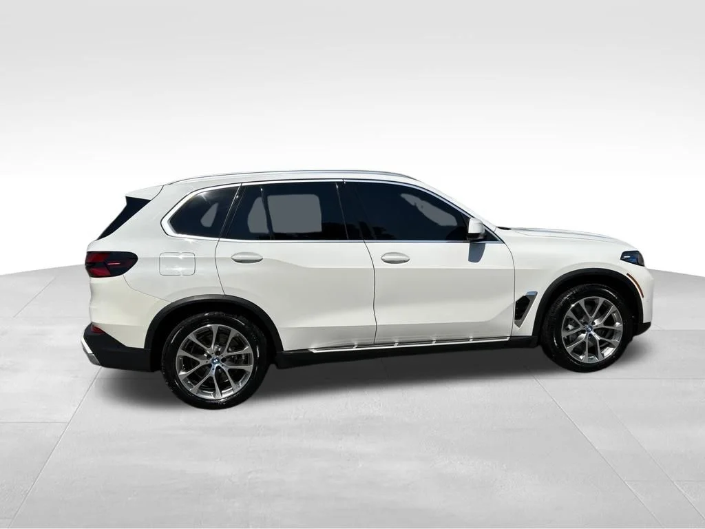 Used 2025 White BMW xDrive50e image 7