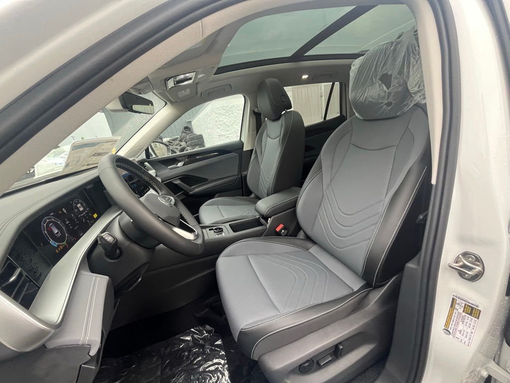 New 2026 White/off-white Volkswagen 2.0T SE image 10