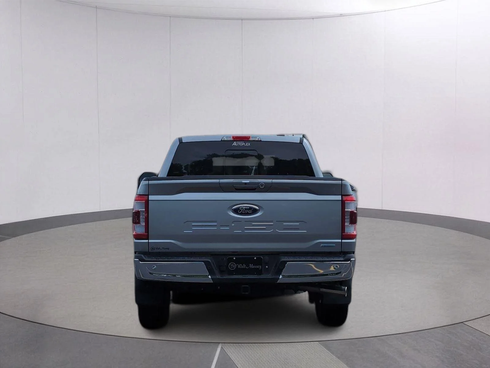 Used 2023 Iconic Silver Ford LARIAT image 4