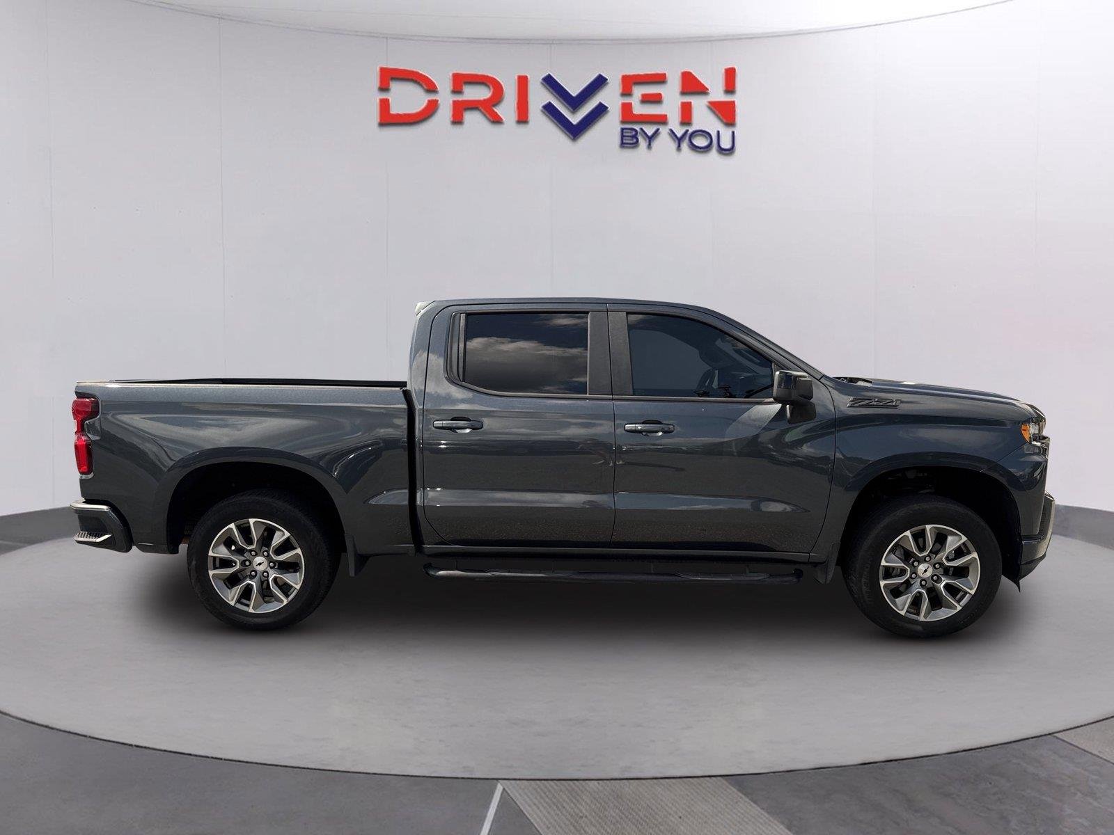 Used 2021 SHADOW GRAY METALLIC Chevrolet RST image 3