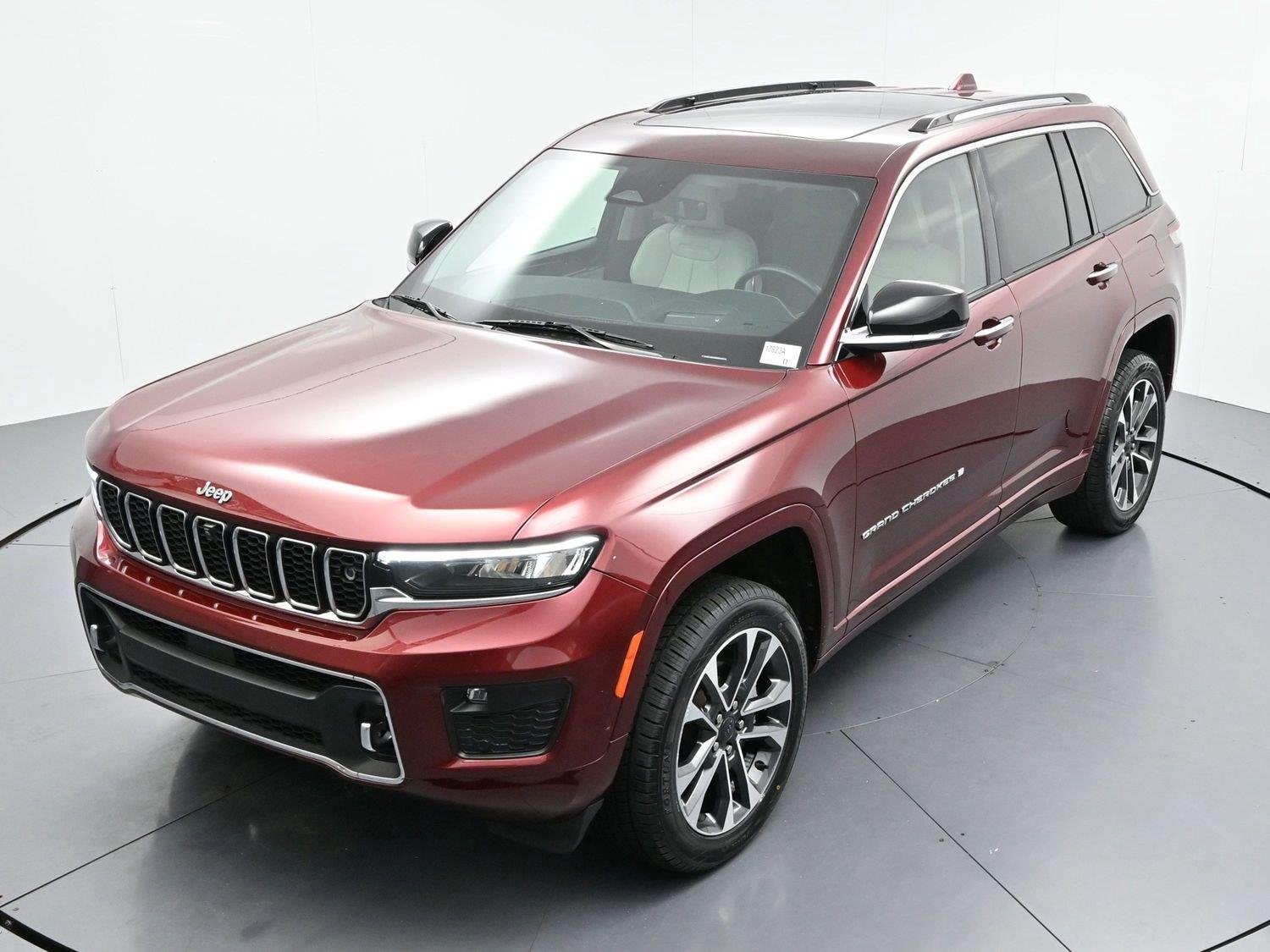 Used 2022 Velvet Red Pearlcoat Jeep Overland image 37