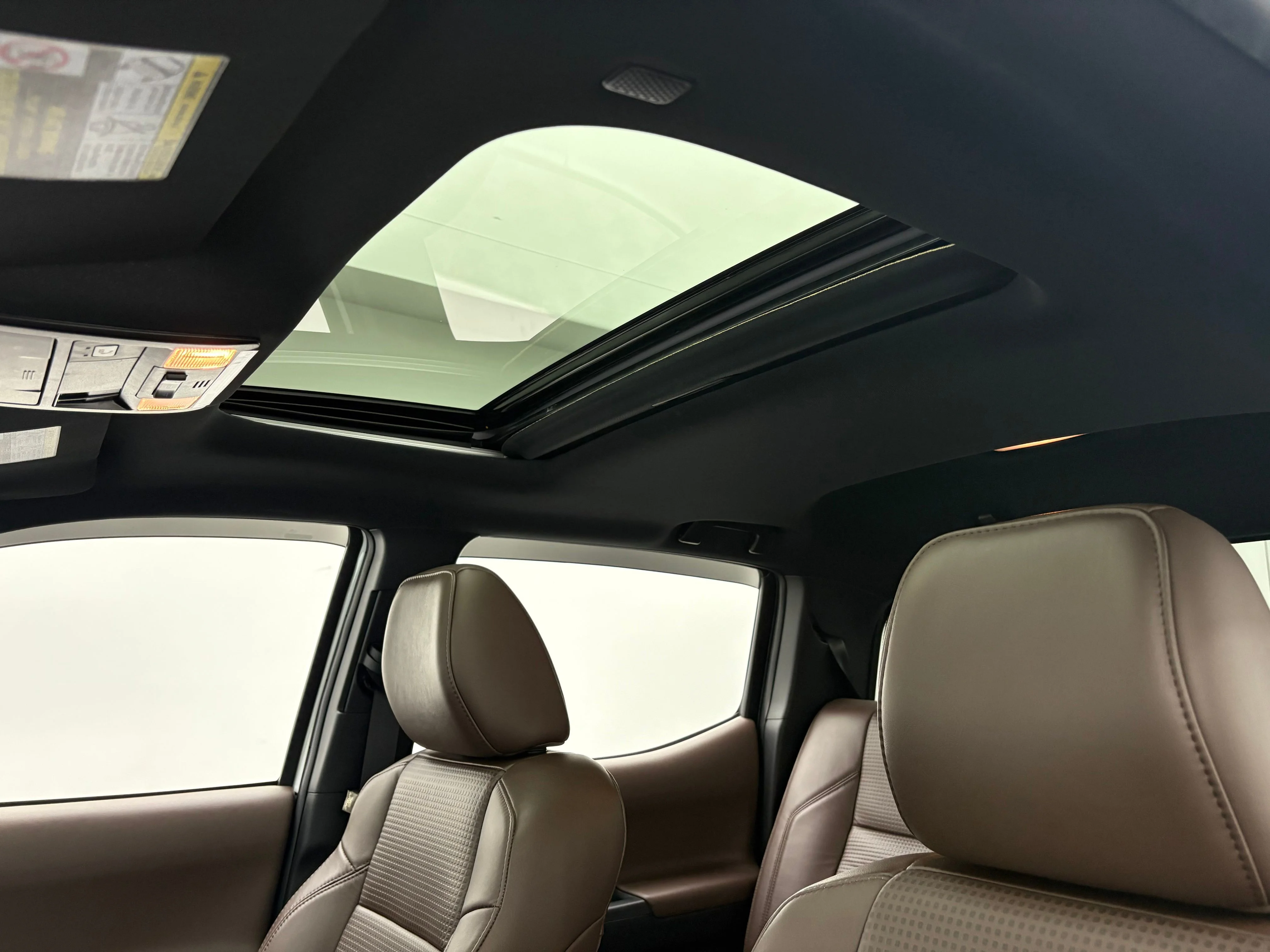 Used 2023 Ice Toyota Limited image 5