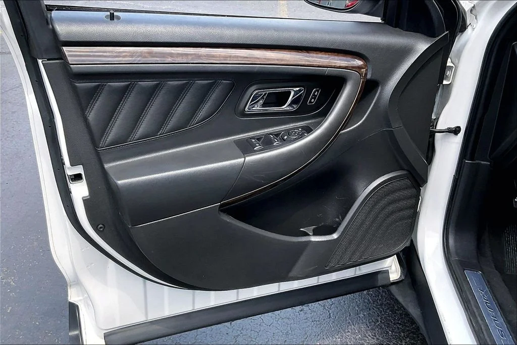 Used 2019 White Ford Limited image 22