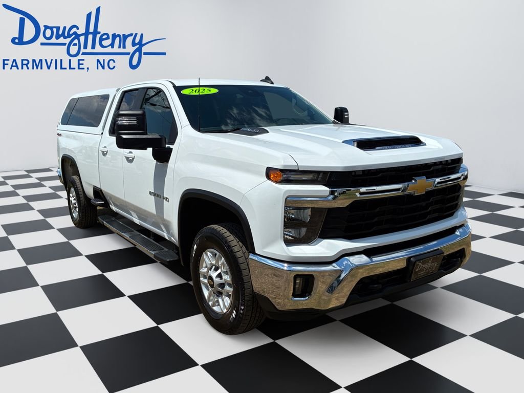 Used 2025 White Chevrolet LT image 7