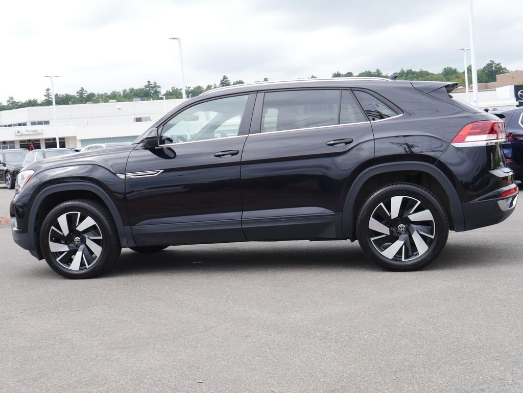 Used 2024 Black Volkswagen 2.0T SE w/Technology image 4