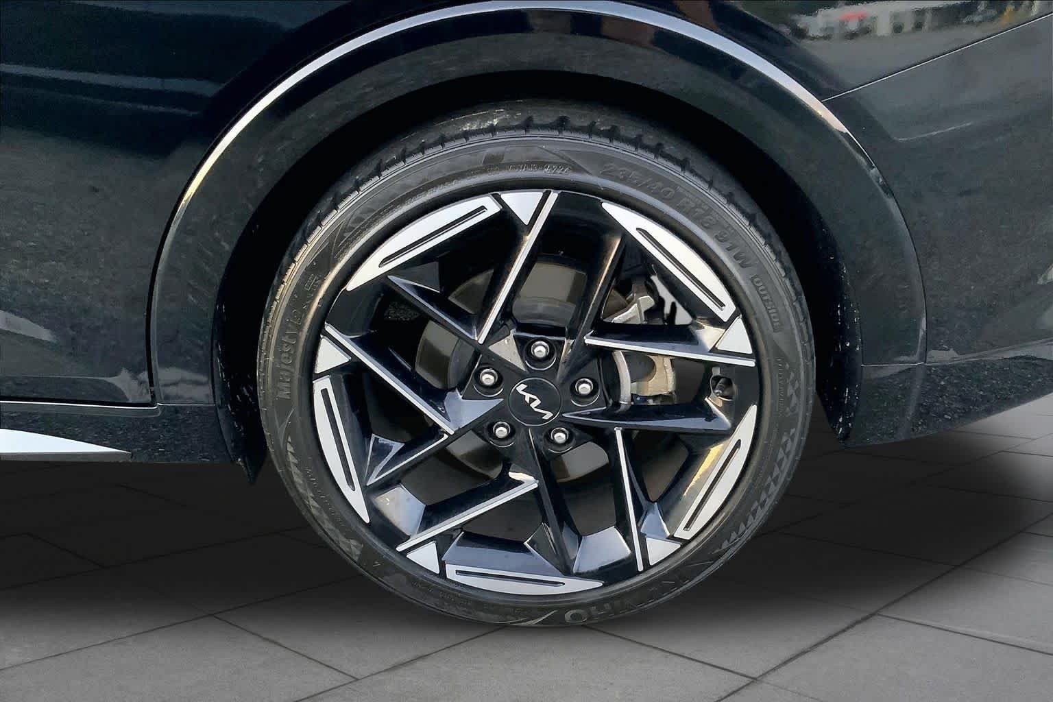 Used 2025 Aurora Black Pearl Kia GT-Line image 10