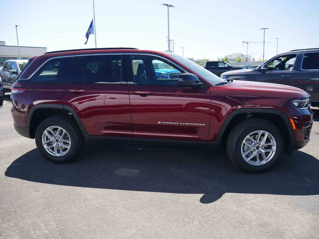 New 2026 Red Jeep Laredo X image 19