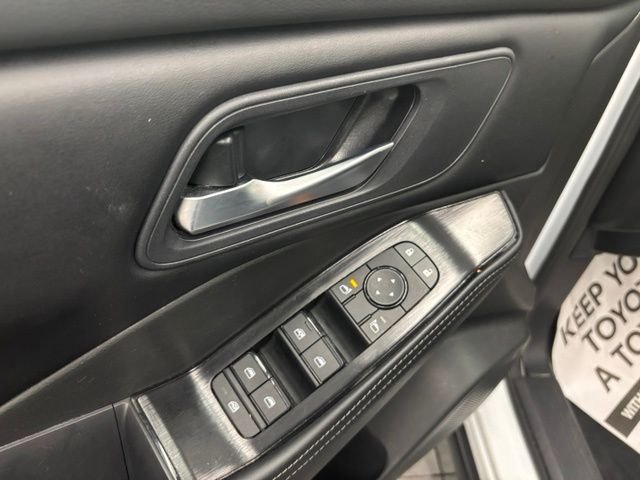 Used 2025 White Nissan SV image 16