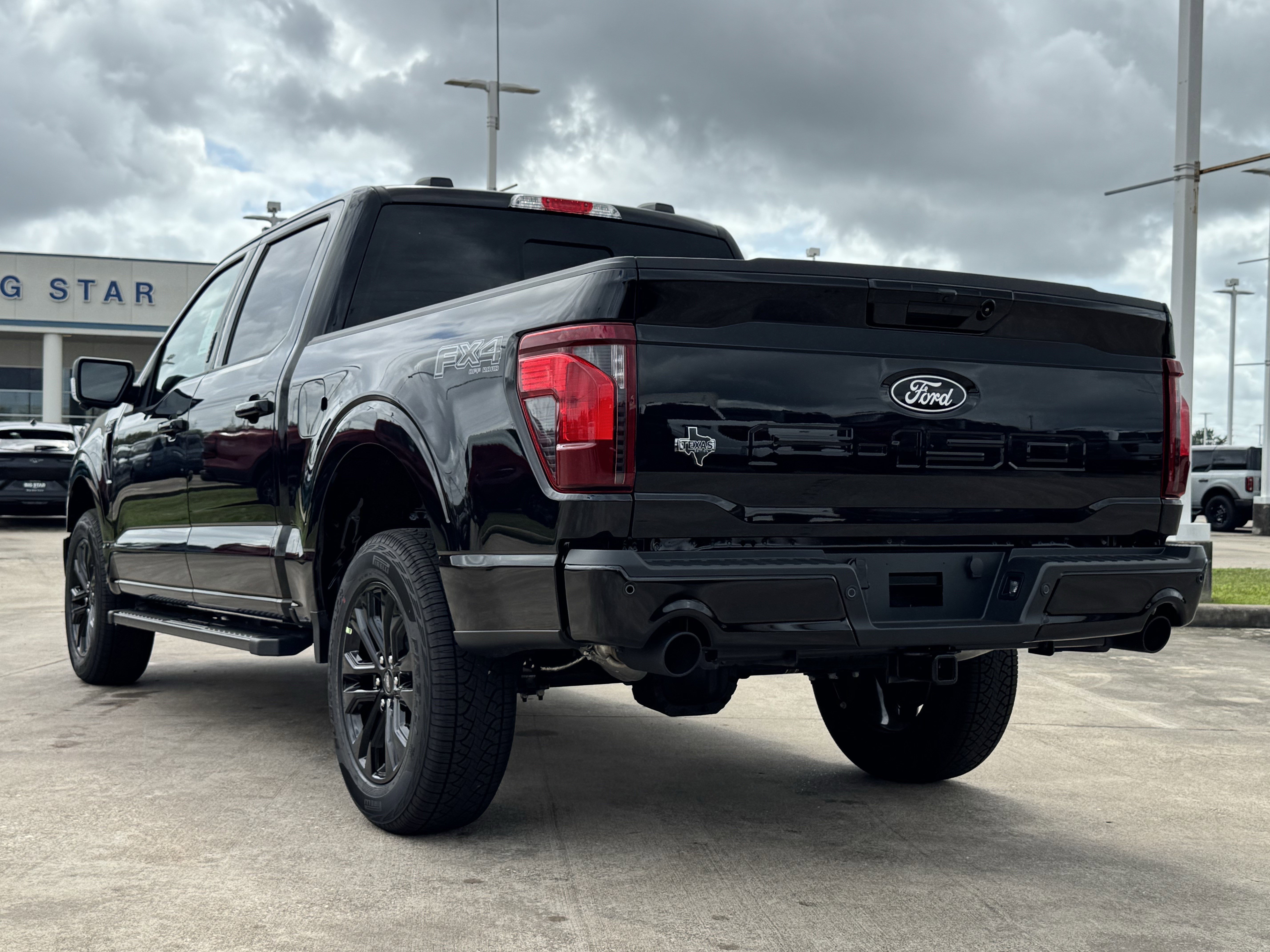 New 2026 Agate Black Metallic Ford XLT image 7