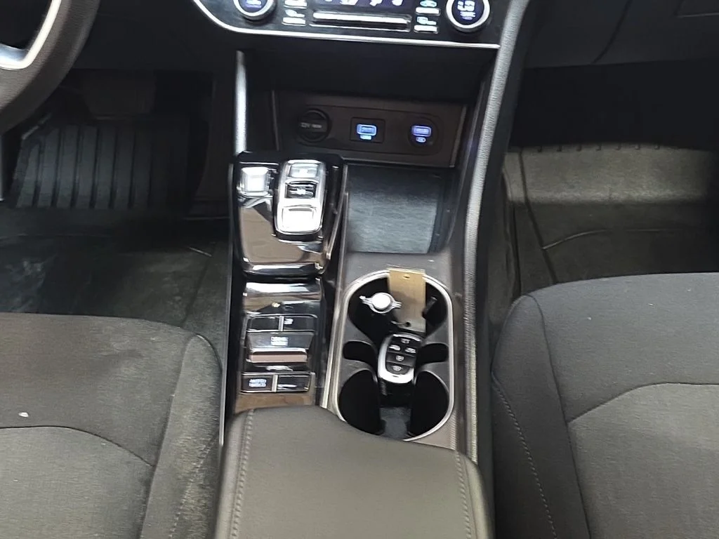 Used 2022 Quartz White Hyundai SEL image 20