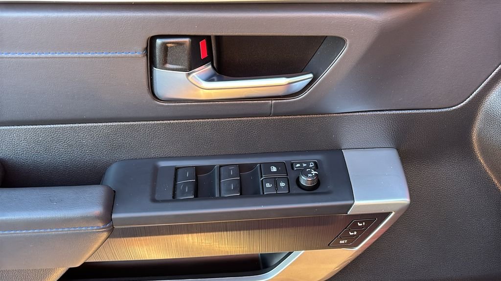 2025 Toyota Sequoia Platinum - Photo 14