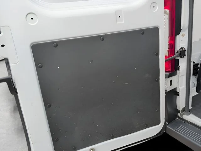 Used 2025 White Ram Base image 33