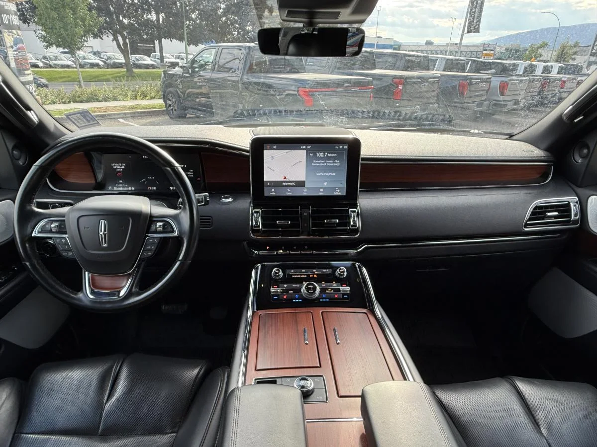 Used 2020 Blue Lincoln Reserve image 20