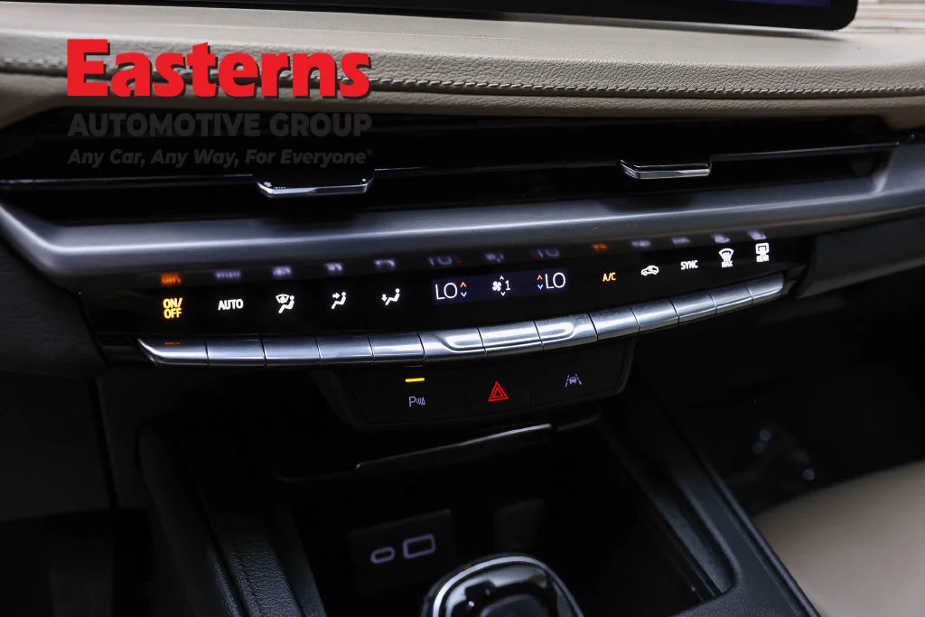 Used 2024 Silver Cadillac Premium Luxury image 20