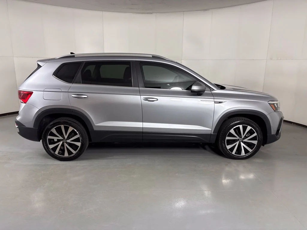 Used 2022 Silver Volkswagen 1.5T SE image 9
