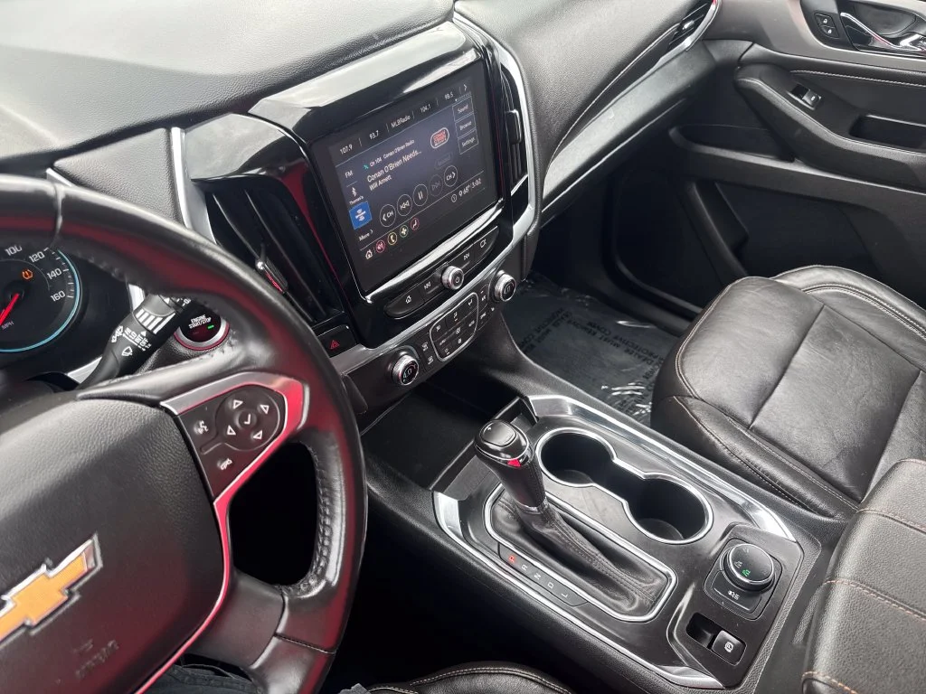 Used 2020 Gray Chevrolet 3LT image 22