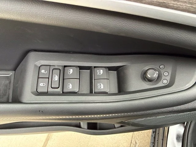 New 2027 Black Jeep Limited image 12
