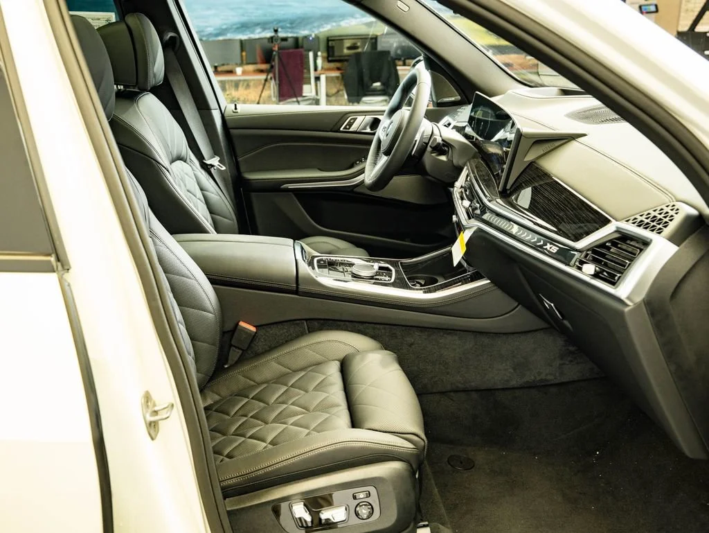 New 2026 Alpine White BMW xDrive40i image 24