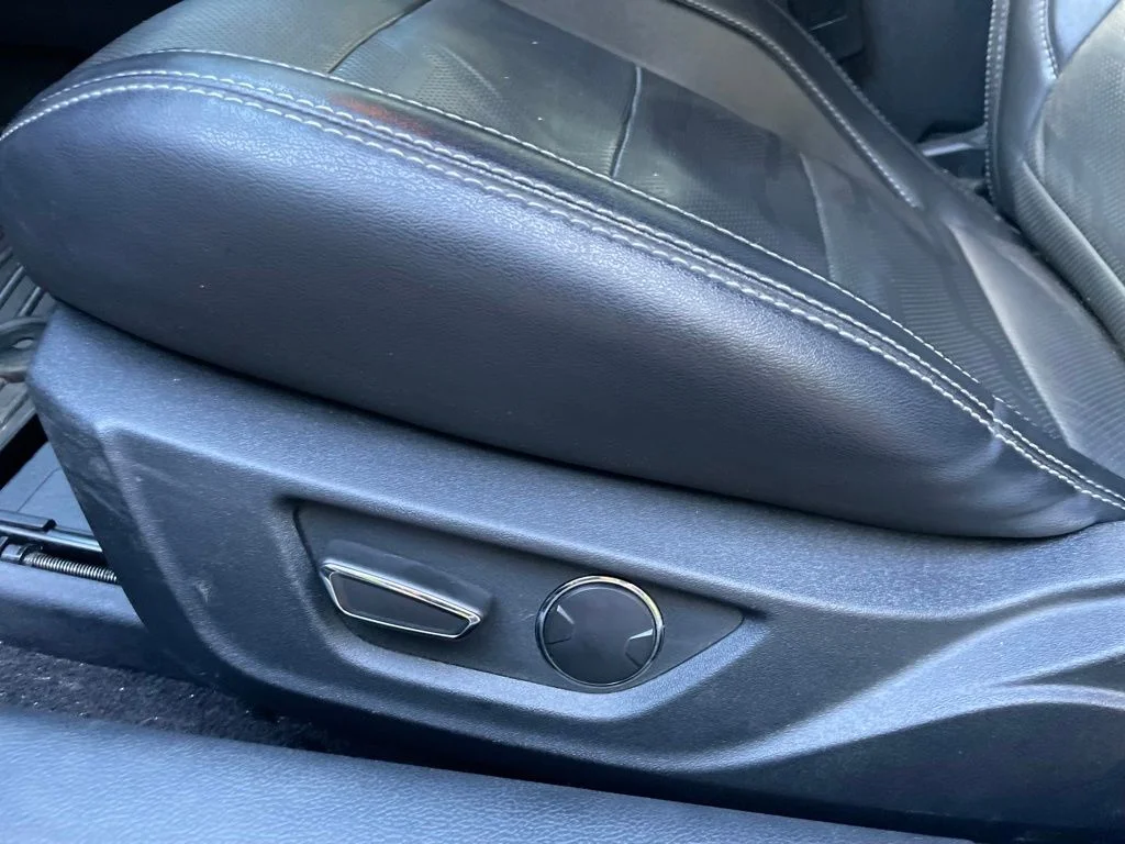Used 2019 Blue Metallic Ford GT Premium image 11